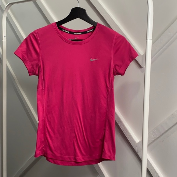 Women’s Nike Dri-FIT Miler T-Shirt - Picture 1 of 4